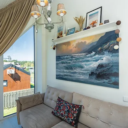 Zalia Kopa 300 M Iki Juros, Kunigiskes Apartman *