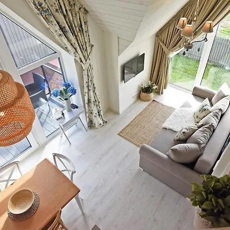 Holiday home Zalia Kopa 300 M Iki Juros, Kunigiskes